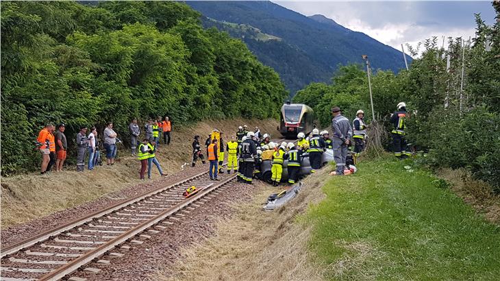 120 Rettungskräfte übten den Einsatz an der Vinschger Bahn (FOTO: STA/Stabile)
