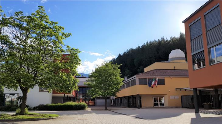 Das italienische Oberschulzentrum "Cantore in Bruneck" hat auf Fernunterricht umgestellt. (Foto: LPA)