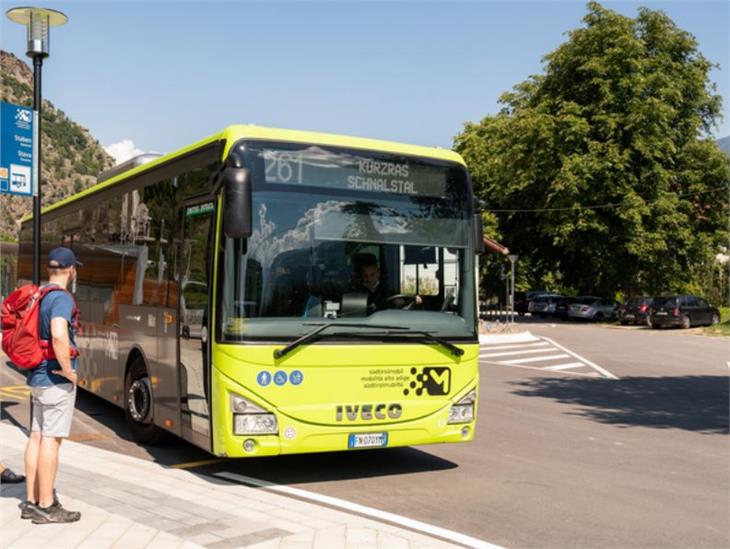An der Ausschreibung der Buslinien beteiligten sich 17 Unternehmen/Gruppierungen. 44 Angebote wurden für die zehn ausgeschriebenen Lose abgeben. (Foto: IDM Südtirol-STA/Manuela Tessaro)