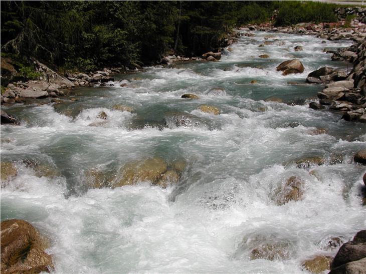 Ziel des Gewässerschutzplans ist es, einen guten ökologischen und chemischen Zustand aller Oberflächengewässer in Südtirol zu erreichen (im Bild der Reinbach). (Foto: LPA/Umweltagentur)