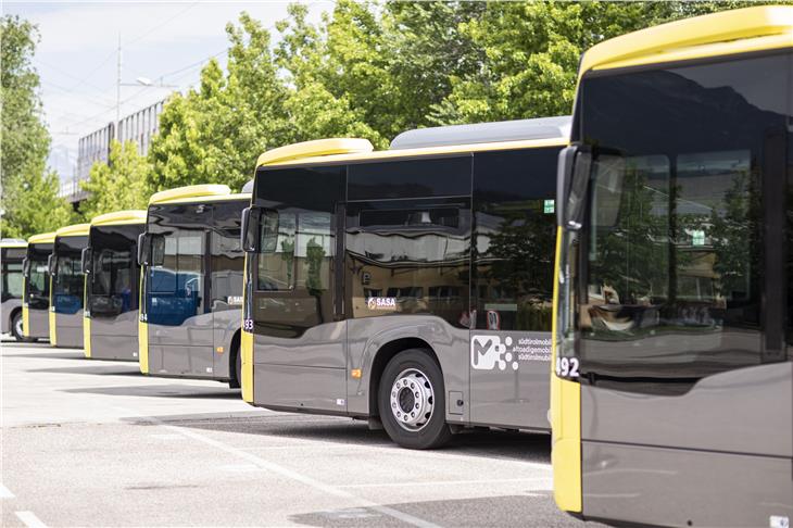 SASA-Kapitalerhöhung: Die Beteiligung der Gemeinden bleibt garantiert und für die Fahrgäste sollen die Busdienste weiter verbessert werden. (Foto: LPA/SASA/Armin Huber)
