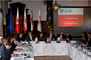 Die 17. Sitzung des Vorstands des EVTZ Europaregion "Tirol-Südtirol-Trentino" heute Vormittag auf Schloss Prösels - Foto: LPA/Othmar Seehauser