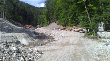 Sono ripresi gli interventi di sistemazione lungo Rio Prissiano. L’Agenzia protezione civile investe circa 260.000 euro per interventi antipiena per Prissiano (Foto: USP/Sistemazione bacini montani sud)