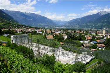 Ok della Giunta provinciale al programma ambientale della centrale di Lana, nella foto, 2017-2019. Accantonati 2 milioni per interventi di riduzione oscillazioni di portata a valle (Foto: Alperia)