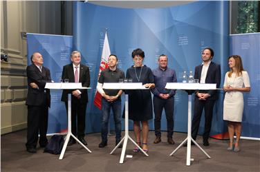 Conferenza stampa di fine anno scolastico. In primo piano la sovrintendente Minnei, a sinistra Tommasini Foto Usp