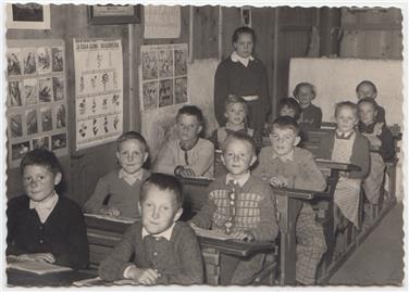 Scuola elementare a La Villa in Badia, anno scolastico 1954/55 Foto: Franz Vittur, Archivio Museum Ladin