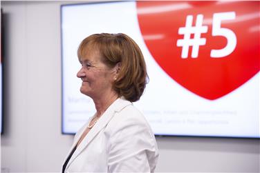 L'assessora Martha Stocker nel corso del suo intervento a Maso Ronco Foto: USP/Barbara Franzelin