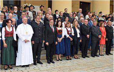 Onorificenze tirolesi, 27 altoatesini premiati a Innsbruck (Foto Land Tirol/Frischauf)