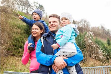 Si riaprono anche quest'anno i termini per le domande di assegno provinciale per i figli (Foto USP/Ingrid Heiss)
