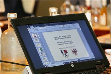 Incontro a Mules tra la Giunta provinciale e il Governo dei Grigioni Foto Usp