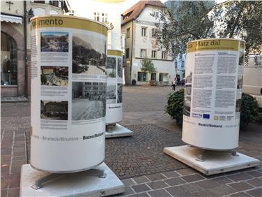 La mostra in Piazza del Grano a Bolzano  - Foto: USP/Gertrud Gasser