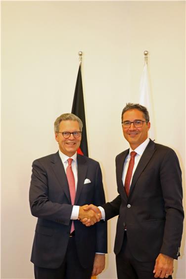 Visita di presentazione del console generale Krumrei (sinistra) dal presidente della Provincia Arno Kompatscher a Palazzo Widmann. Foto: USP/Maja Clara