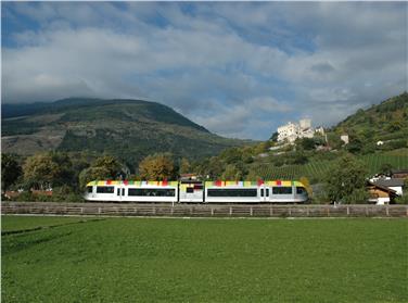 La circolazione sulla linea ferroviaria della Val Venosta rimane chiusa per lavori di sistemazione e messa in sicurezza fra Naturno e Laces. Foto: USP