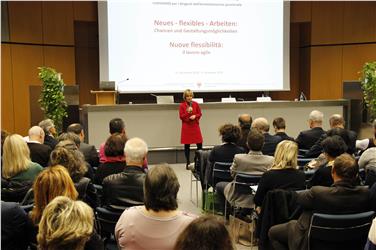 “Nuove flessibilità: il lavoro agile” questo il titolo del convegno per i dirigenti dell’Amministrazione provinciale svoltosi nei giorni scorsi a Bolzano Foto: USP/Hannes Wisthaler