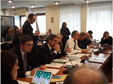 Il presidente Kompatscher, a Roma, tra i governatori di Trentino e Veneto, Fugatti e Zaia (Foto USP/Katharina Tasser)