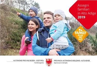 Nei Comuni, presso i La copertina della nuova edizione della brochure "Assegni familiari in Alto Adige"
