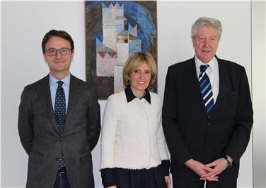 Rafforzato il dialogo sulle tematiche sociali. L'assessore comunale Juri Andriollo, l'assessora provinciale Waltraud Deeg ed il sindaco di Bolzano, Renzo Caramaschi Foto: USP/ck