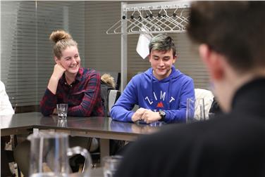 Impegno per la tutela del clima: Achammer a colloquio con i ragazzi di #fridaysforfuture (Foto USP/Peter Natter)