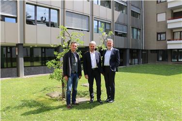 L'assessore Arnold Schuler assieme ai professori Matthias Gauly (a sx) e Thomas Bausch (a dx) - Foto: USP/Antonella Nardella
