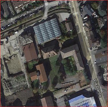 Una veduta aerea del complesso alloggiativo militare Reatto a Bressanone che sarà permutato alla Provincia