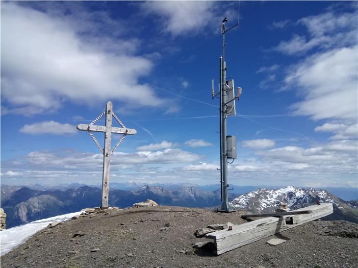 Una stazione di rilevamento del Servizio meteo provinciale sul monte Scabro a 2.900 metri nella zona di Plan. Foto: Servizio meteo