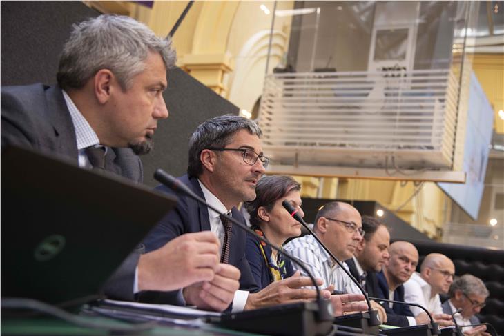 Il presidente della Provincia, Arno Kompatscher, ha esortato i sindacati a tornare al tavolo dele trattative Foto: USP/bf