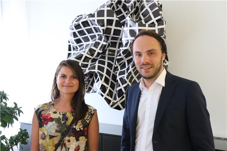 L'assessore Achammer e la nuova garante per l'infanzia e l'adolescenza Daniela Höller - Foto: USP/Nicole Abler