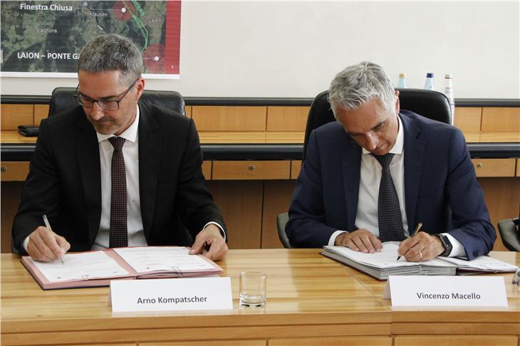 Kompatscher e Macello siglano il protocollo di intesa sul lotto Fortezza Ponte Gardena (Foto USP/mb)