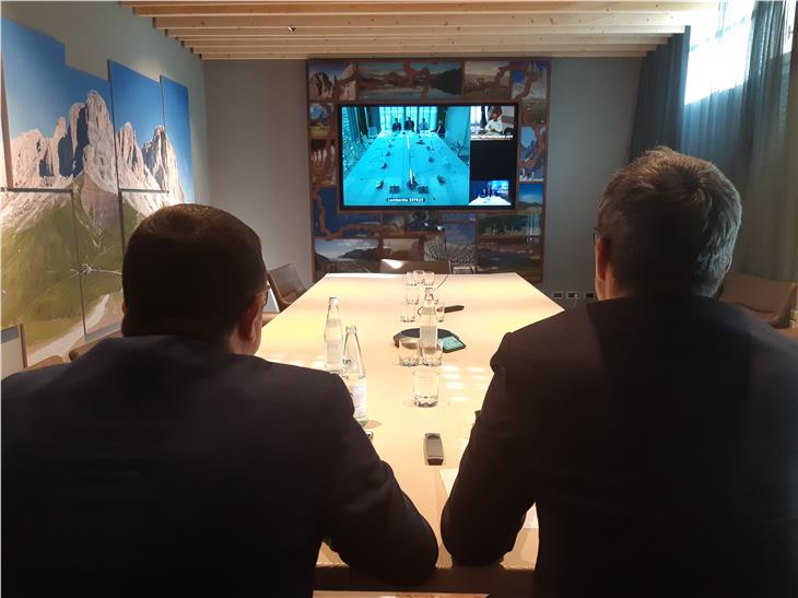Fugatti e Kompatscher in video-conferenza con governatori, sindaci e CONI (Foto Ufficio stampa Provincia Trento)