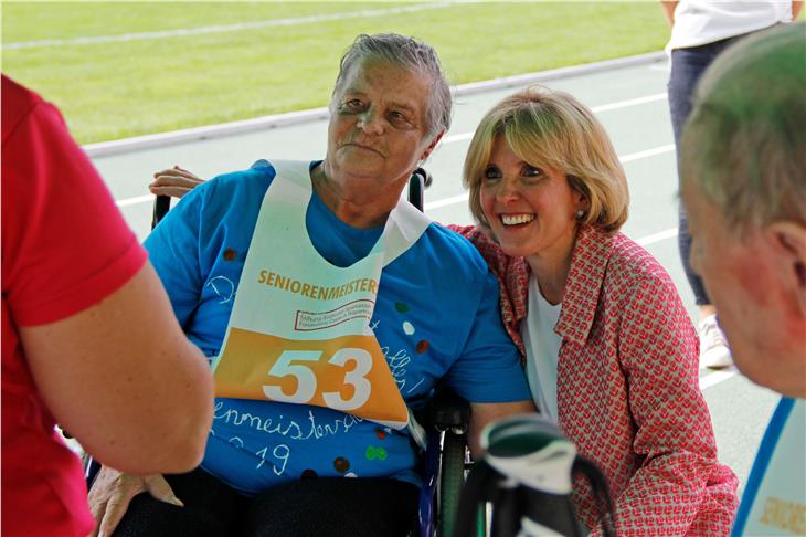 La "Terza età attiva" è al centro di un disegno di legge in fase di elaborazione, afferma l'assessora Deeg (Foto USP/Greta Stuefer)