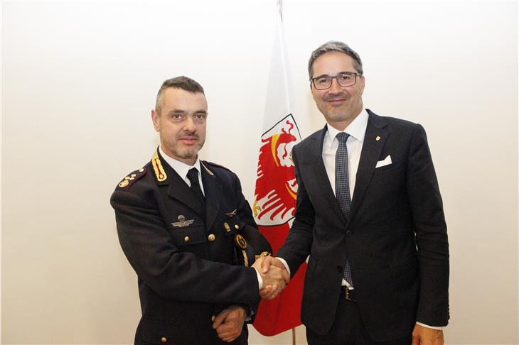 Il presidente Kompatscher con Di Cuffa  (Foto: ASP/Guido Steinegger)