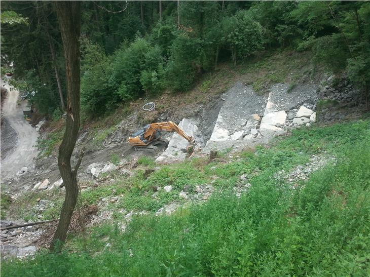 Per la messa in sicurezza di Villandro sono state realizzate 10 barriere di protezione in cemento e massi ciclopici sul versante del rio Blabach (Foto: ASP/Sistemazione bacini montani nord)