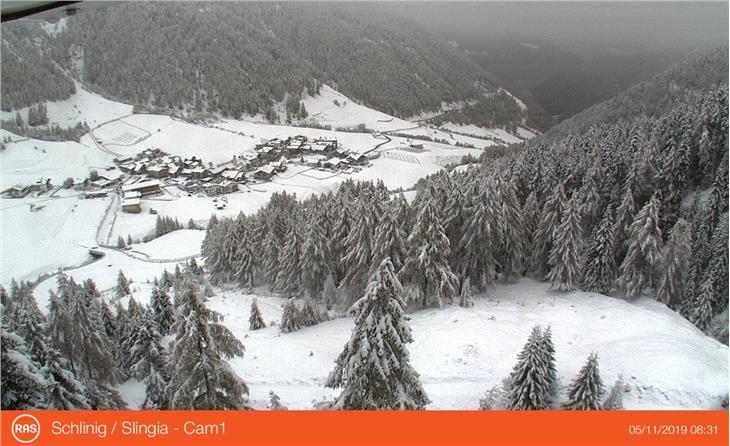 La prima neve è già arrivata a Slingia, in Alta Val Venosta: da domani stato di allerta della Protezione civile per il maltempo (Foto: ASP/RAS)