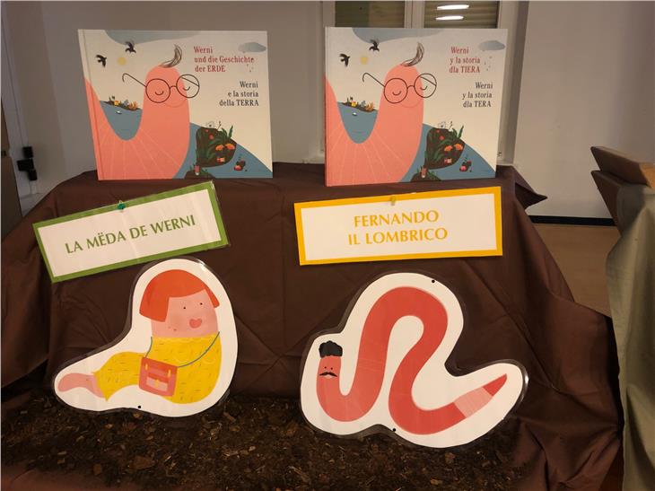 Alimentazione sana, sostenibilità e protezione del clima al centro di un libro plurilingue “Werni e la storia della TERRA” in uso nei prossimi 3 anni nella scuola per l’infanzia ladina (Foto: ASP)