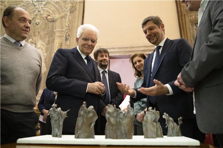 Mattarella e Alfreider inaugurano la mostra sull'arte del presepe. (Foto: Palazzo del Quirinale)