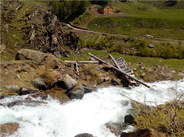 Il ponte di Bagni di Ratzes verso Malga Frommer distrutto dal maltempo  (Foto: ASP/Ufficio parchi naturali)