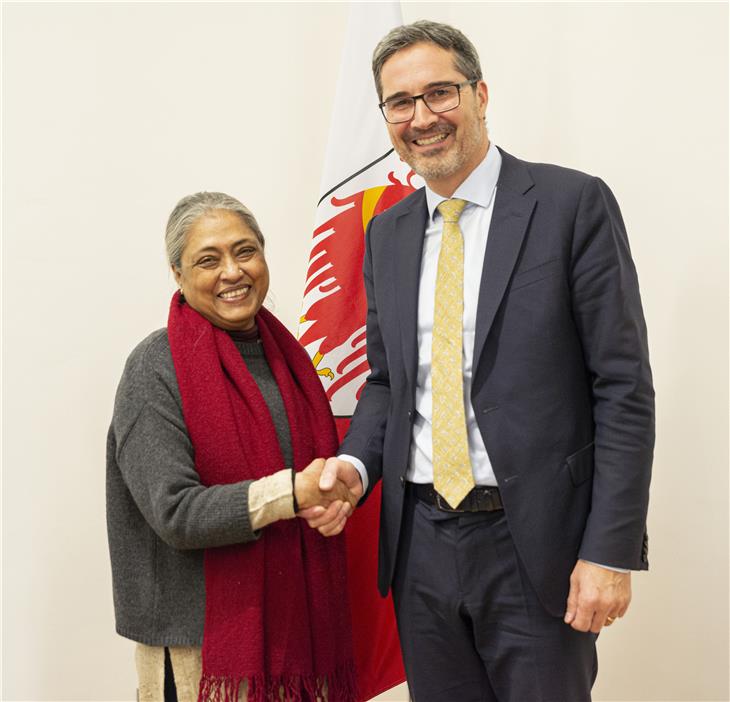 Kompatscher e la presidente del WFTO Roopa Mehta (Foto: ASP/Barbara Franzelin)