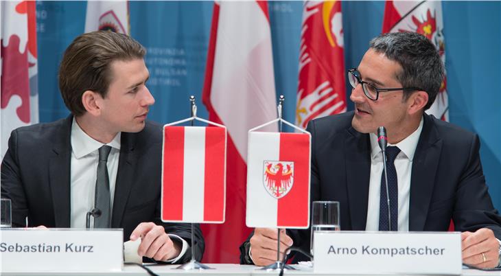Sebastian Kurz e Arno Kompatscher durante un incontro svoltosi in passato a Bolzano (Foto: ASP/Thomas Ohnewein)