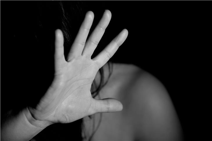 L'assessora Deeg chiede un inasprimento delle leggi per meglio tutelare le donne dalla violenza (Foto: pexels)