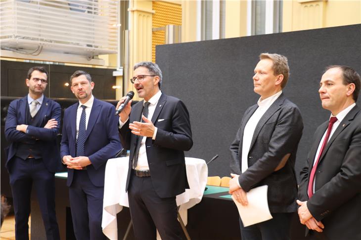 Presidente Kompatscher: Intendiamo creare i presupposti per concretizzare il corridoio verde sull’asse del Brennero. (Foto: ASP/Monika Pichler)