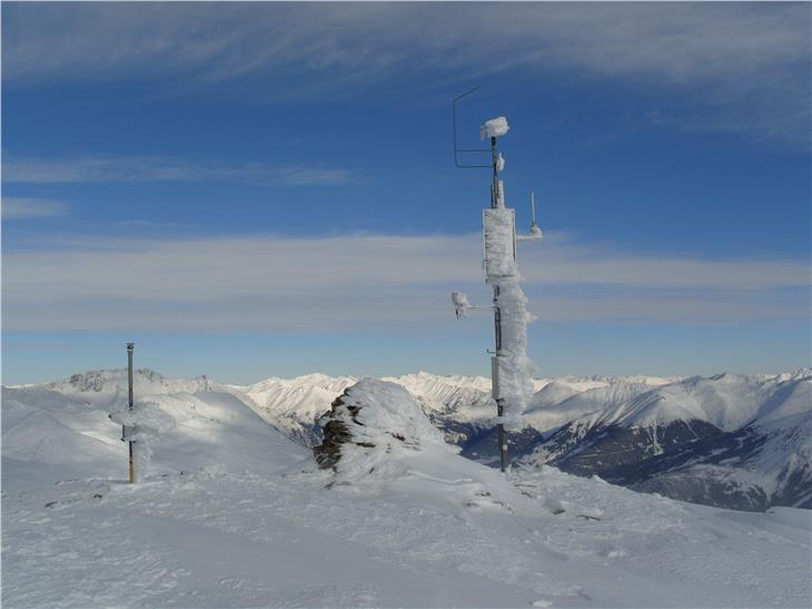 La stazione di rilevamento di Cima Undici, dove sono state registrate le raffiche record da 163 km/h (Foto: ASP)