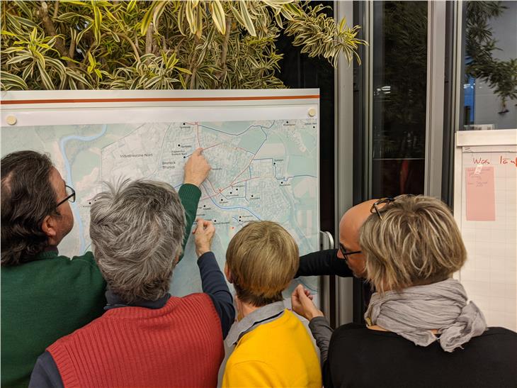 La serata di Brunico: Comune e STA indagano le strategie future di sviluppo della mobilità ciclabile. (Foto: STA)