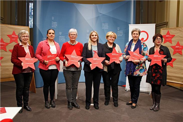 La Commissione provinciale pari opportunità, unitamente ad altre organizzazioni delle donne, ha esortato e prendere posizione su una serie di tematiche in occasione della Giornata della donna (Foto: ASP/Greta Stuefer)