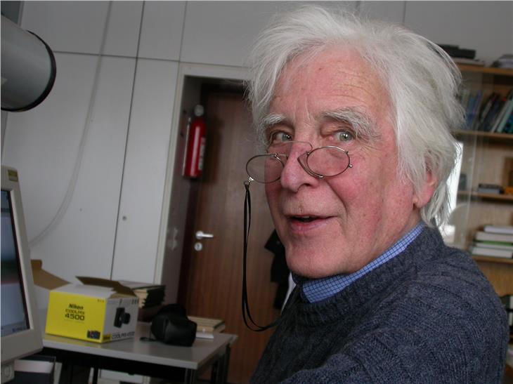 Un'immagine del neuroscienziato Valentin Braitenberg, nato a Bolzano nel 1926 e morto a Tubinga nel 2011. (Foto: Almut Schüz)