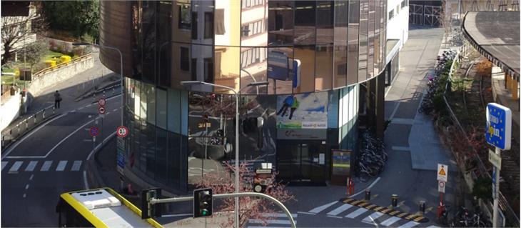Temporaneamente fino al 3 aprile 2020 gli sportelli della Ripartizione mobilità, in via Renon 12 (nwella foto) ed in via Sigismund Schwarz 40 a Bolzano, resteranno chiusi al pubblico (Foto: ASP/Dipartimento mobilità)