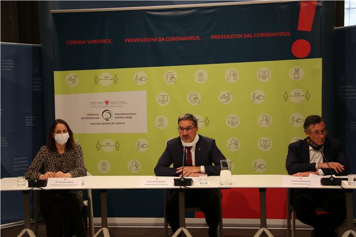 Da sinistra Regele, Kompatscher, Widmann (Foto ASP/Monika Pichler)