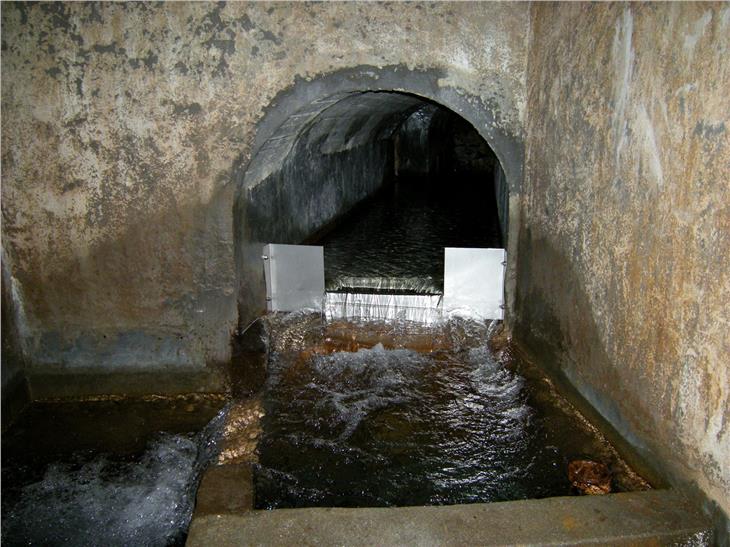 In Alto Adige sono stati individuati e tipizzati 39 corpi idrici sotterranei . Nella foto la captazione della sorgente Schenkmannbrunn. (Foto: Agenzia ambiente e tutela clima)