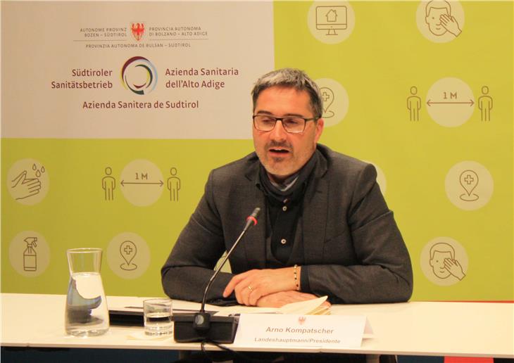 Il presidente della Provincia, Arno Kompatscher, nel corso della conferenza stampa odierna (Foto: ASP/F. Grigoletto)