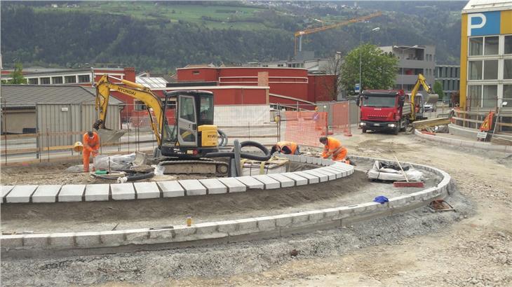 Questa settimana sono ripresi i lavori al nuovo svincolo centrale della circonvallazione di Bressanone. (Foto: USP/Ripartizione Infrastrutture)