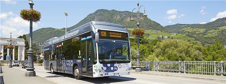 Il modello del trasporto pubblico in Alto Adige, secondo l'assessore Alfreider, dovrà essere più efficiente, sostenibile, digitale ed  integrato (Foto:ASP/STA)